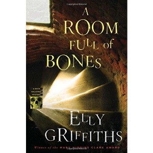 A Room Full of Bones (Ruth Galloway Mysteries)