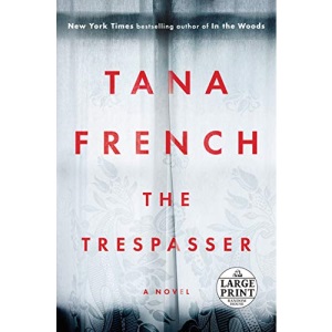 The Trespasser (Random House Large Print)