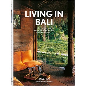 Living in Bali (Bibliotheca Universalis)